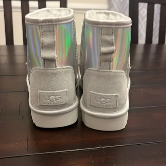 Ugg Australia Classic Mini Iridescent Boots new Glacier Grey Women’s Size 6
